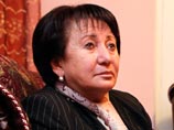 Джиоева общается с родственниками, ее состояние средне-тяжелое, у палаты выставлена охрана