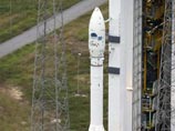 Новейшая европейская разработка - ракета-носитель Vega легкого класса с научными спутниками впервые стартовала с космодрома Куру во Французской Гвиане (Южная Америка),