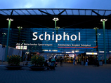 Мужчина, угрожавший в понедельник взорвать международный аэропорт "Схипхол" в Амстердаме, может быть гражданином России