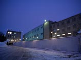 Процедура проводилась прямо в Качановской исправительной колонии в Харькове, где в данный момент содержится Тимошенко, и заняла более пяти часов Процедура проводилась прямо в Качановской исправительной колонии в Харькове, где в данный момент содержится Тимошенко, и заняла более пяти часов