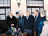 Иностранные врачи осмотрели Тимошенко и уехали, оставив диагноз в запечатанном конверте