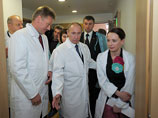 На следующий день после появления видеоролика Владимир Путин посетил в компании Хаматовой Федеральный научный клинический центр детской онкологии, гематологии и иммунологии