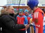 Путин проехался по бобслейной трассе, добравшись до финиша со второй попытки Путин проехался по бобслейной трассе, добравшись до финиша со второй попытки
