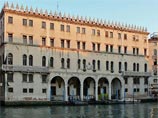 Итальянцы протестуют против перестройки палаццо на Гранд-канале в Венеции