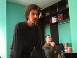 Задержан Голодов был заместителем начальника отдела полиции "Центральный" Александром Музалевым сразу после того, как к пикетчику подошел второй молодой человек Задержан Голодов был заместителем начальника отдела полиции "Центральный" Александром Музалевым сразу после того, как к пикетчику подошел второй молодой человек