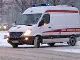 Сотрудник полиции и его пассажирка пострадали в ДТП с участием легковушки и сразу четырех грузовых автомобилей на Ленинградском шоссе. Личный автомобиль сотрудника полиции вынесло на встречную полосу