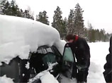 Несмотря на морозы, свирепствовавшие в Европе в начале года, незадачливый автолюбитель выжил и даже как-будто не очень сильно пострадал, пишет шведская газета Västerbottens-Kuriren Несмотря на морозы, свирепствовавшие в Европе в начале года, незадачливый автолюбитель выжил и даже как-будто не очень сильно пострадал, пишет шведская газета Västerbottens-Kuriren