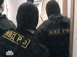 Полицейские проводят выемку документов на одном из подведомственных предприятий Департамента природопользования и охраны окружающей среды Москвы (ДПиООС)