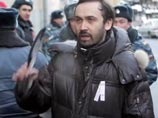 Депутату Илье Пономареву полицейские оторвали подошву ботинка