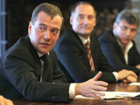Глава государства подчеркнул, что целью встречи с лидерами незарегистрированных партий является обсуждение будущей политической системы "в контексте тех законов, которые были внесены в Госдуму"