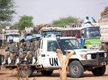 Ситуация с миротворцами в Дарфуре (Судан), где, как сообщалось накануне, были захвачены в плен более 50 сотрудников миссии ЮНАМИД (совместная миротворческая миссия ООН и Африканского союза), "совсем не так драматична"