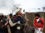 Афганцы протестуют против сожжения американскими солдатами священной книги мусульман. Закрыто посольство США