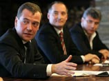 Дмитрий Медведев, Константин Бабкин и Борис Немцов, 20 февраля 2012 года Дмитрий Медведев, Константин Бабкин и Борис Немцов, 20 февраля 2012 года