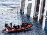 На Costa Concordia найдены еще восемь тел погибших. Столько же человек обвиняются в крушении