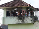 На курортном острове Бали в Индонезии заключенные вновь захватили тюрьму "Керобокан"