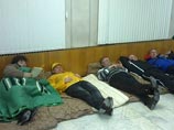 В акции протеста, длящейся уже седьмой день, принимают участие до шестнадцати человек В акции протеста, длящейся уже седьмой день, принимают участие до шестнадцати человек