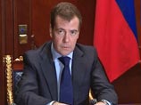 Инициированный Медведевым законопроект - о выборах губернаторов - также без проблем прошел в Госдуме первое чтение. Этим документом предлагается заменить нынешний порядок - фактически назначения глав регионов главой государства