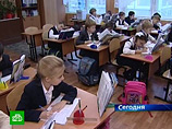 Обязательная школьная форма, исчезнувшая из гардероба российских учащихся в начале 1990-х годов, может вернуться через 5-10 лет