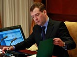 "Новый порядок регистрации партий и выдвижения кандидатов на губернаторские посты - если, конечно, соответствующие законы, как обещал Дмитрий Медведев, будут приняты и вступят в силу до мая - это уже какие-то шаги, способные в России что-то изменить"