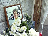 Согласно показаниям Павлюченкова, данным в рамках досудебного соглашения, утвержденного заместителем генерального прокурора РФ Виктором Гринем, первоначально ему заказали не убийство Политковской, а только организацию слежки Согласно показаниям Павлюченкова, данным в рамках досудебного соглашения, утвержденного заместителем генерального прокурора РФ Виктором Гринем, первоначально ему заказали не убийство Политковской, а только организацию слежки