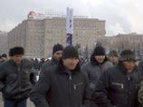 Иногородние рабочие московских строительных компаний тысячами подают заявления в участковые комиссии о включении в списки московских избирателей