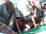 Столкновения произошли недалеко от Зинджибара (провинция Абьян), где в результате подрыва заминированных автомобилей у двух армейских блокпостов погибли шестеро военнослужащих
