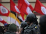 Cистемная оппозиция не планирует участвовать в запланированных на вечер понедельника протестных акциях против результатов президентских выборов в Санкт-Петербурге и призывает к этому своих сторонников Cистемная оппозиция не планирует участвовать в запланированных на вечер понедельника протестных акциях против результатов президентских выборов в Санкт-Петербурге и призывает к этому своих сторонников