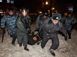 Московской полиции велено уважать журналистов, а не "отоваривать дубинкой по голове" Московской полиции велено уважать журналистов, а не "отоваривать дубинкой по голове"