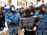 Задержанных в Нижнем Новгороде "несогласных" целый день держат голодными в холодных автобусах Задержанных в Нижнем Новгороде "несогласных" целый день держат голодными в холодных автобусах