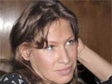 Врачи не сообщают ему, что жена покончила с собой, отобрали у него мобильный телефон и не пускают в палату даже друзей, пишет "Комсомольская правда" Врачи не сообщают ему, что жена покончила с собой, отобрали у него мобильный телефон и не пускают в палату даже друзей, пишет "Комсомольская правда"