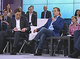 Медведев обиделся на "Ведомости" за "передергивание" его идеи о чиновничьих расходах. Газета объяснилась