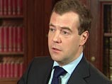 Медведев в поздравительной телеграмме отметил "благородство, душевное богатство и искреннее внимание к нуждам людей", которые снискали Наине Ельциной "глубокое уважение в нашем обществе"