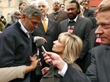 Клуни заплатил 100 долларов за протест у посольства Южного Судана