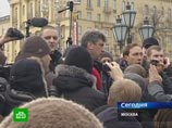На акции выступили оппозиционеры Борис Немцов и Сергей Удальцов, журналистка Ольга Романова, депутат Дмитрий Гудков На акции выступили оппозиционеры Борис Немцов и Сергей Удальцов, журналистка Ольга Романова, депутат Дмитрий Гудков
