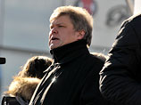 Как заявил лидер "Яблока" Сергей Митрохин, администрация Санкт-Петербурга сфальсифицировала выборы и одновременно попыталась создать конфликтные ситуации внутри всех партий, которые образовали фракции в Законодательном собрании Как заявил лидер "Яблока" Сергей Митрохин, администрация Санкт-Петербурга сфальсифицировала выборы и одновременно попыталась создать конфликтные ситуации внутри всех партий, которые образовали фракции в Законодательном собрании