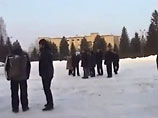 Студенты подмосковного университета "Дубна" подали заявление в прокуратуру с просьбой проверить законность действий руководства учебного заведения, которое 5 марта отправляло их в Москву на митинг в поддержку Владимира Путина Студенты подмосковного университета "Дубна" подали заявление в прокуратуру с просьбой проверить законность действий руководства учебного заведения, которое 5 марта отправляло их в Москву на митинг в поддержку Владимира Путина