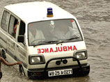 В Индии автобус со школьниками упал в пруд, 14 погибли