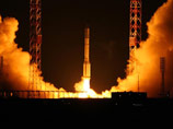 Ракета-носитель "Протон-М", запущенная с российского космодрома Байконур (Казахстан), вывела разгонный блок "Бриз-М" и американский телекоммуникационный спутник Intelsat 22 на суборбитальную траекторию полета