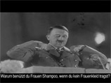 В рекламе использованы кадры записи одного из выступлений Гитлера, с титрами, гласящими: "Если ты не носишь женскую одежду, то не пользуйся женским шампунем. Возьми вот этот. Настоящие мужчины пользуются таким шампунем".