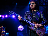 Больной раком гитарист Black Sabbath Тони Айомми сообщил, что поправляется Больной раком гитарист Black Sabbath Тони Айомми сообщил, что поправляется