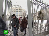 В среду Мосгорсуд оставил под стражей Екатерину Самуцевич - одну из предполагаемых участниц "панк-молебна" группы Pussy Riot в Храме Христа Спасителя, отклонив кассационную жалобу защиты на ее арест В среду Мосгорсуд оставил под стражей Екатерину Самуцевич - одну из предполагаемых участниц "панк-молебна" группы Pussy Riot в Храме Христа Спасителя, отклонив кассационную жалобу защиты на ее арест
