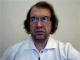 Основатель финансовой пирамиды "МММ" Сергей Мавроди, которого приставы в очередной не смогли доставить в суд, заявил о том, что скрывается на другой квартире Основатель финансовой пирамиды "МММ" Сергей Мавроди, которого приставы в очередной не смогли доставить в суд, заявил о том, что скрывается на другой квартире