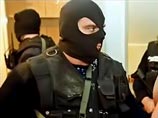 В Ярославле, где 1 апреля пройдет второй тур выборов мэра, в штаб кандидата Евгения Урлашова, поддерживаемого оппозицией, в пятницу нагрянула полиция. Как передало "Эхо Москвы", сотрудники Отдела по борьбе с экономическими преступлениями (ОБЭП) также пров В Ярославле, где 1 апреля пройдет второй тур выборов мэра, в штаб кандидата Евгения Урлашова, поддерживаемого оппозицией, в пятницу нагрянула полиция. Как передало "Эхо Москвы", сотрудники Отдела по борьбе с экономическими преступлениями (ОБЭП) также пров