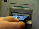 Компании, напомним, сами не выпускают пластиковые карты, а организовывают финансовые транзакции держателей карт при участии компаний-посредников Компании, напомним, сами не выпускают пластиковые карты, а организовывают финансовые транзакции держателей карт при участии компаний-посредников