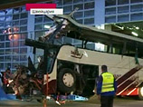 Следственная бригада не подтвердила версию, что ДТП 13 марта в Швейцарии, унесшее жизни 28 человек, могло произойти из-за действий с DVD-фильмом, который за несколько мгновений до аварии вставлял в проигрыватель водитель или один из пассажиров Следственная бригада не подтвердила версию, что ДТП 13 марта в Швейцарии, унесшее жизни 28 человек, могло произойти из-за действий с DVD-фильмом, который за несколько мгновений до аварии вставлял в проигрыватель водитель или один из пассажиров