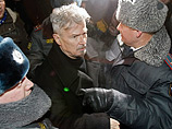 Оппозиционер Эдуард Лимонов задержан на Триумфальной площади во время очередного несанкционированного митинга "Стратегии-31" Оппозиционер Эдуард Лимонов задержан на Триумфальной площади во время очередного несанкционированного митинга "Стратегии-31"