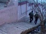 В пятницу неизвестные на улице Заманова в Махачкале открыли стрельбу по сотрудникам конвойной службы, в результате один полицейский погиб, один получил ранения В пятницу неизвестные на улице Заманова в Махачкале открыли стрельбу по сотрудникам конвойной службы, в результате один полицейский погиб, один получил ранения