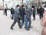 На Арбате задержали активистов "Яблока", собиравшихся к Сердюкову