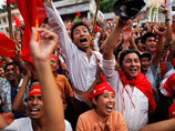 Оппозиция Мьянмы празднует победу: взяли 44 из 45 мест в парламенте
