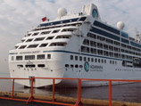 Поврежденный лайнер Azamara Quest прибыл в порт Малайзии
Поврежденный лайнер Azamara Quest прибыл в порт Малайзии